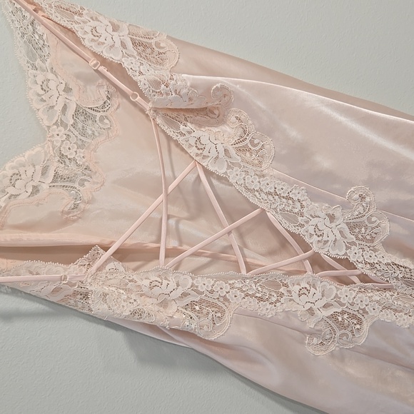 Victoria's Secret Vintage floor length satin lace cross back gown sz sma… - Picture 5 of 9